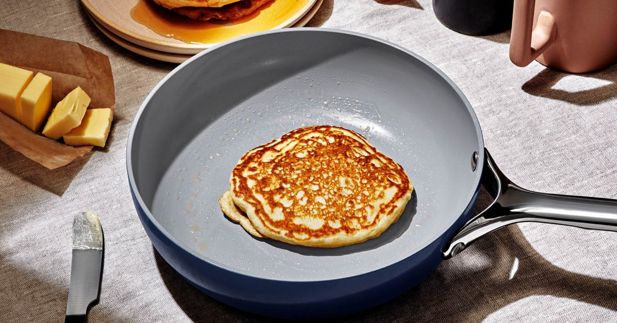 Ceramic_Fry_Pan_-_Navy_-_Presentation